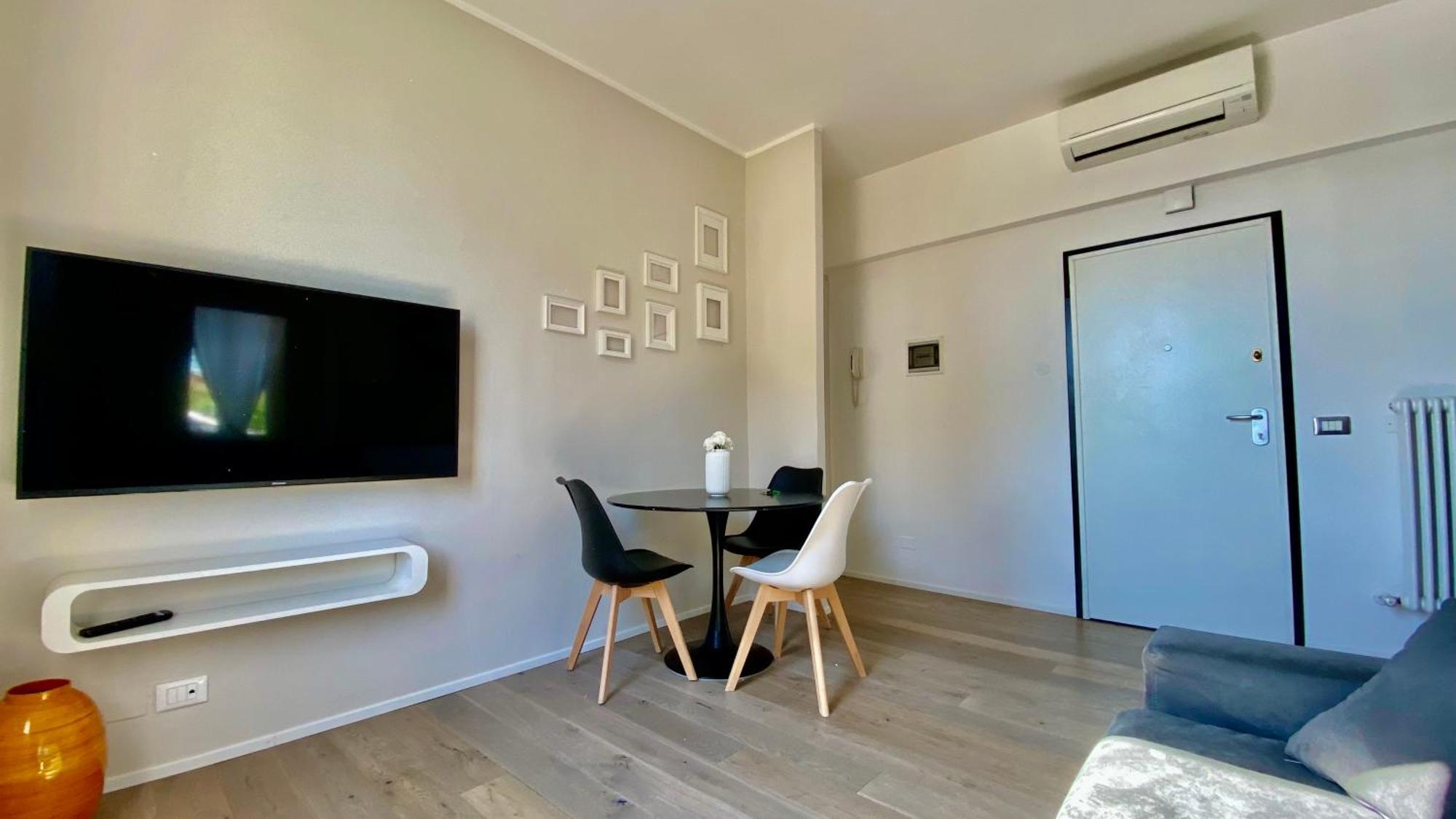 Suite649 Nuova 5 Modena Kültér fotó